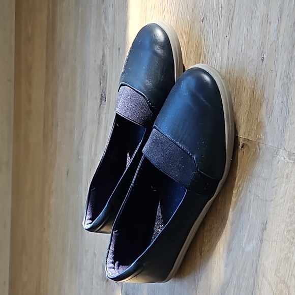 Easy Spirit Shoes - Easy Spirit Leather Slip On Flats Size 7M
